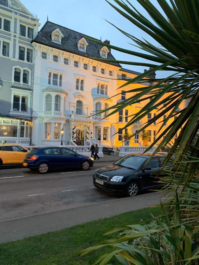 Hotel Iris
